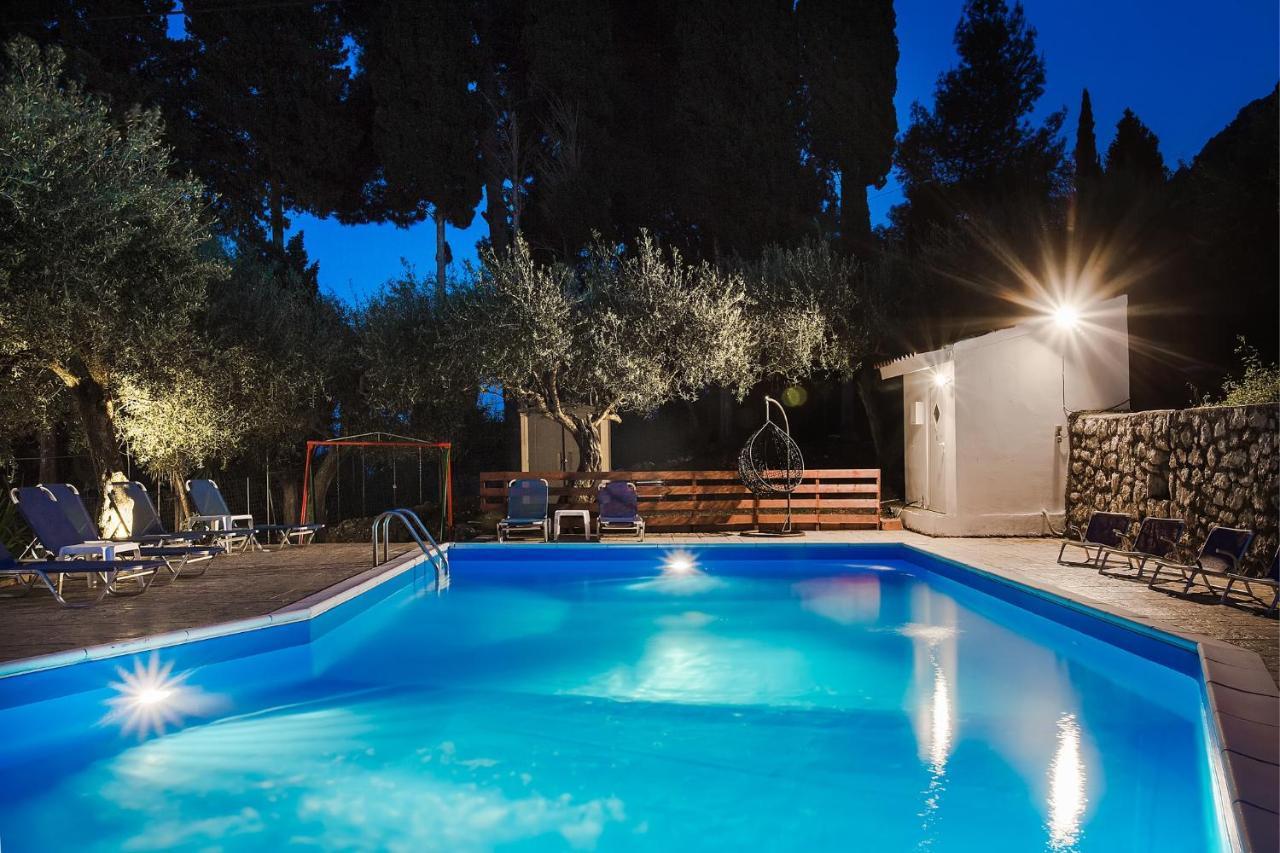 Olive Grove Poolside Apartments Benitses  Eksteriør bilde
