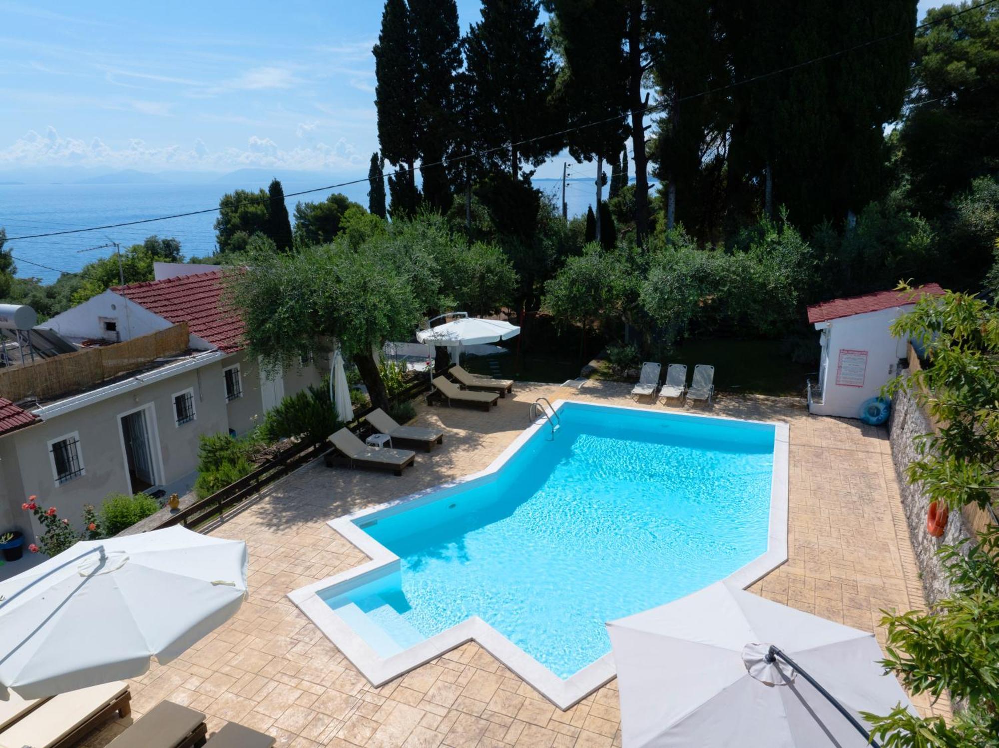 Olive Grove Poolside Apartments Benitses  Eksteriør bilde