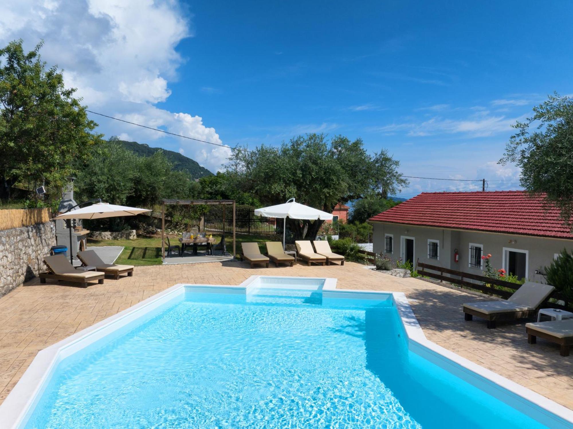 Olive Grove Poolside Apartments Benitses  Eksteriør bilde